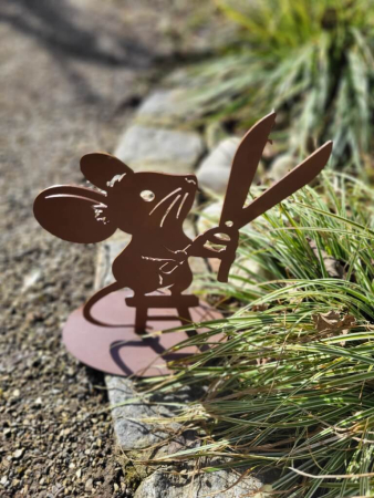 Preview: Edelrost Maus Purzel auf Hocker, zum Stellen