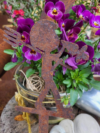 Preview: Edelrost Gärtner mit Möhre zum Stecken