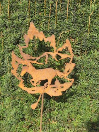 Edelrost Gartenstecker Ahornblatt Pferd galoppierend