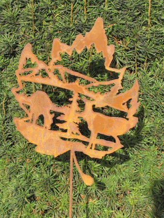 Edelrost Gartenstecker Ahornblatt Reh fressend und Hirsch