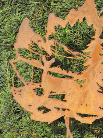 Preview: Edelrost Gartenstecker Ahornblatt Reh mit Tanne