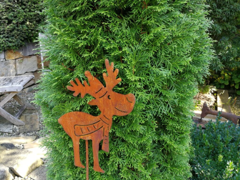 Preview: Edelrost Gartenstecker Elch mit Schal