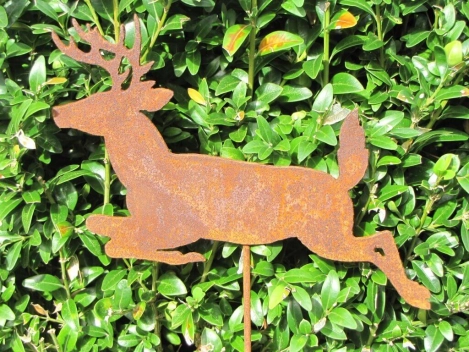 Edelrost Gartenstecker Hirsch springend