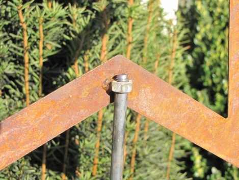 Preview: Edelrost Gartenstecker Stern offen 150 x 40 cm