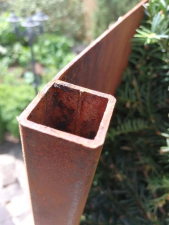 Edelrost Sichtschutzelement Stele Riss