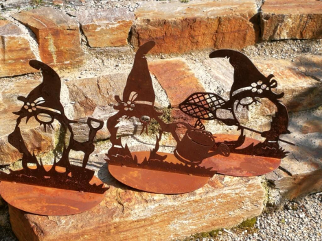 Preview: Edelrost Gartenwichtel Monty, mit Kescher