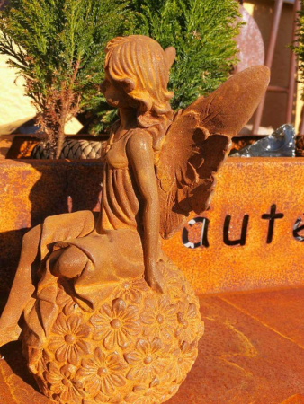 Preview: Gusseisen Blütenelfe Lina, Edelrostfinish