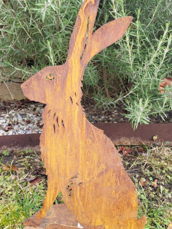 Edelrost Hase Schorsch, sitzend