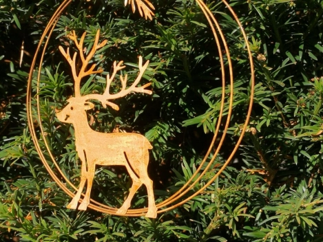 Dekohänger Hirsch Dietmar im Ring, Kopf gerade