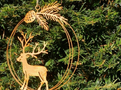 Dekohänger Hirsch Dietmar im Ring, Kopf gerade