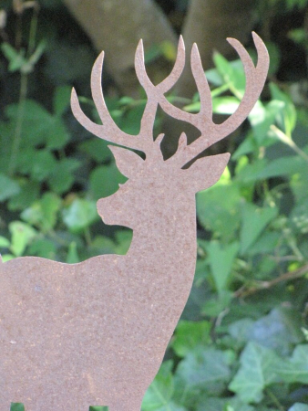Edelrost Hirsch aufrecht stehend 38 cm