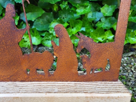 Preview: Edelrost Krippe hoch auf Holz