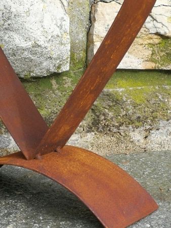 Edelrost Bandherz auf Platte