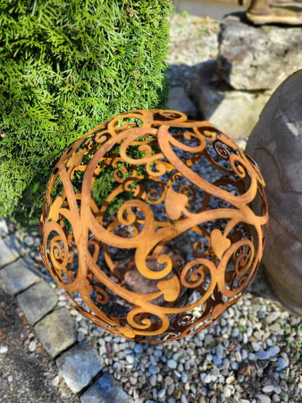 Edelrost Ornamentkugel, filigran