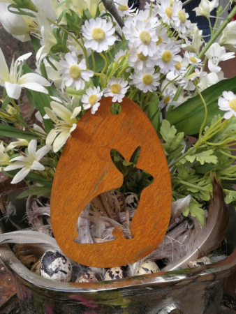 Edelrost Osterei Hase Hoppel, sitzend, zum Hängen