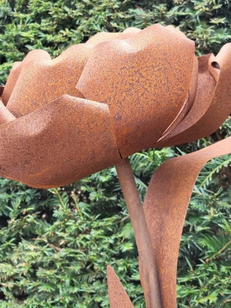 Edelrost Rose auf Platte