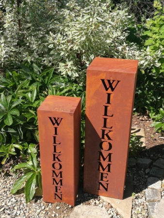 Edelrost Dekosäule Willkommen