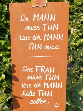 Edelrost Schild mit Krone - Ein Mann muss tun