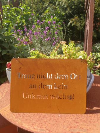 Edelrost Schild Traue nicht dem Ort