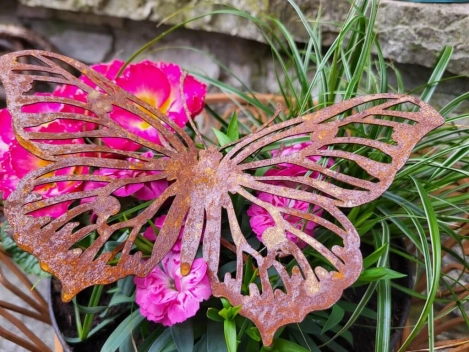 Edelrost Schmetterling Josi, mit Füßen zum Biegen