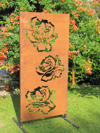 Edelrost Sichtschutzwand Rosenblüten
