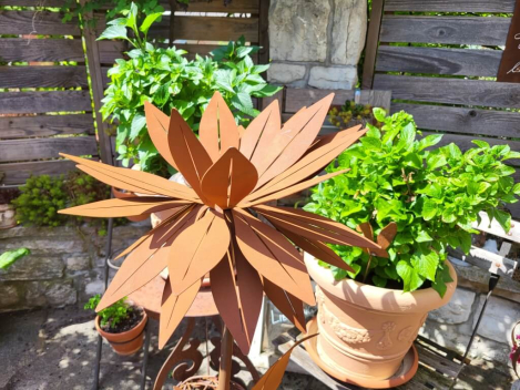 Edelrost Solarblume Maya, rot