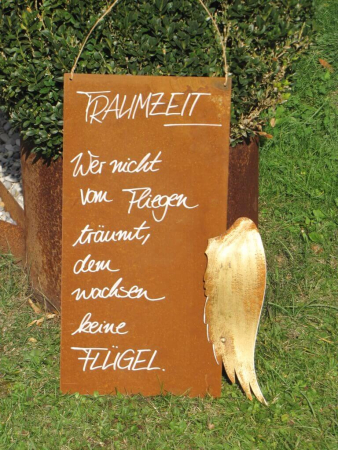 Edelrost Schild mit Engelsflügel Traumzeit