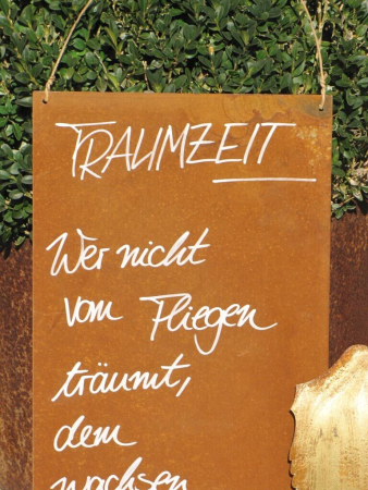Edelrost Schild mit Engelsflügel Traumzeit