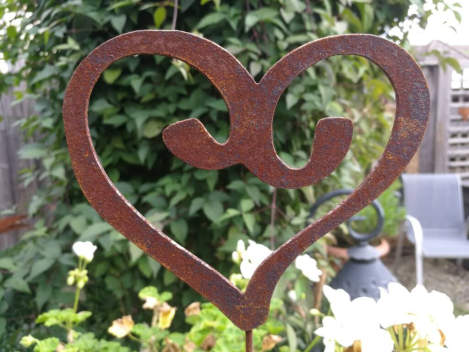 Preview: Edelrost Gartenstecker Herz Ilona