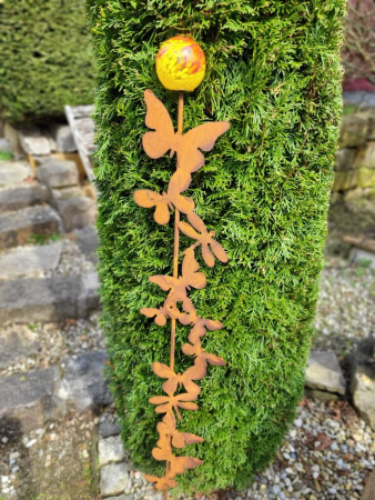 Edelrost Gartenstecker Schmetterlingsband, mit Glaskugel
