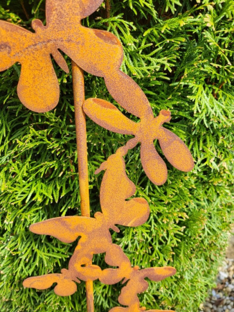 Edelrost Gartenstecker Schmetterlingsband, mit Glaskugel