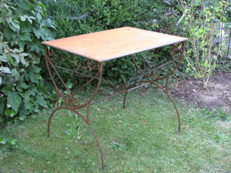 Edelrost Gartentisch Bianca