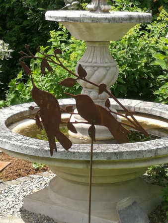 Edelrost Gartenstecker Vögel auf Ast