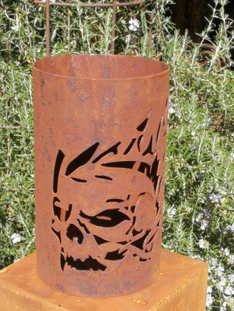 Preview: Edelrost Windlicht Totenkopf