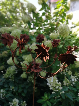 Edelrost Windrad Flowerspin mit Schmetterlingen