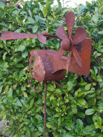 Edelrost Windrad Hubschrauber