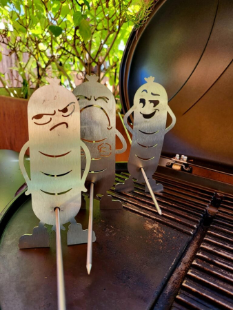 Edelstahl Grillspieß, Mr. Wurst, anstrengender Blick