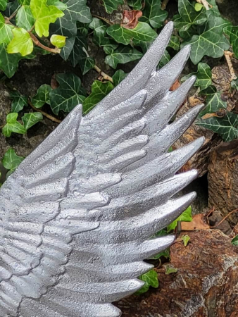 Holz Engel Artisanal, mit Metallflügel