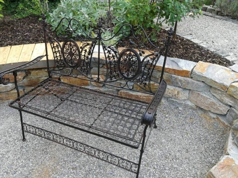 Gartenbank Avis aus Metall