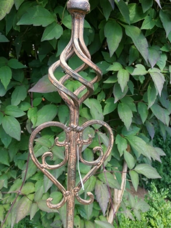 Gartenstecker Kassandra, Rostoptik