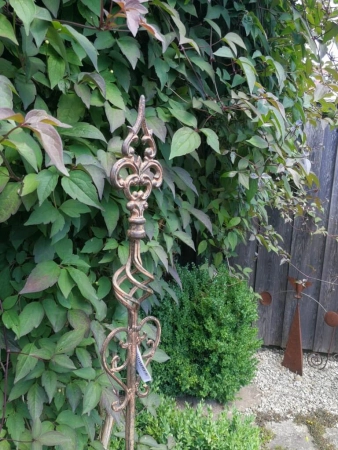 Gartenstecker Kassandra, Rostoptik