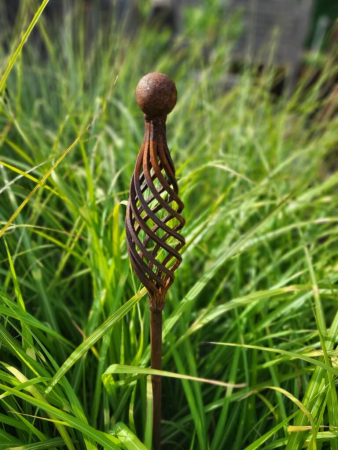 Edelrost Gartenstecker Zwirbelkugel länglich