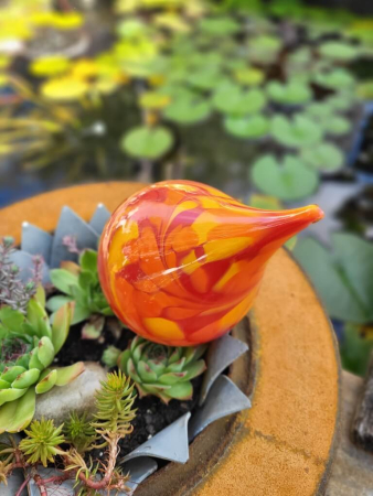 Preview: Zwiebelkugel Red, auf Silberstab