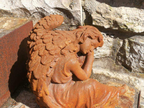 Gusseisen Engel Sereda mit Edelrostfinish