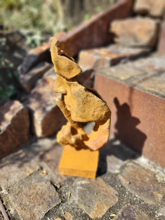 Gusseisen Figur nicht sprechen