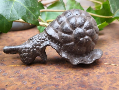 Preview: Gusseisen Schnecke zum Einhängen