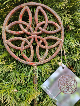 Preview: Edelrost Gusseisen Gartenstecker keltischer Knoten