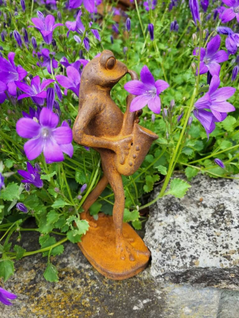 Preview: Gusseisen Frosch Herbert mit Saxophon