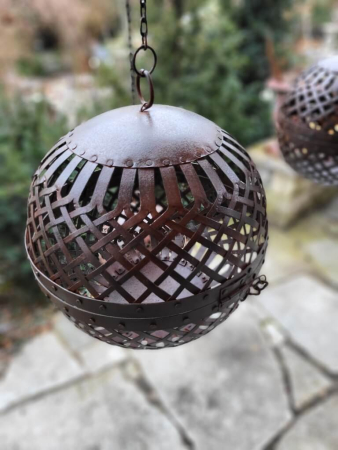 Hängekugel Romina, dunkelbraun lackiert