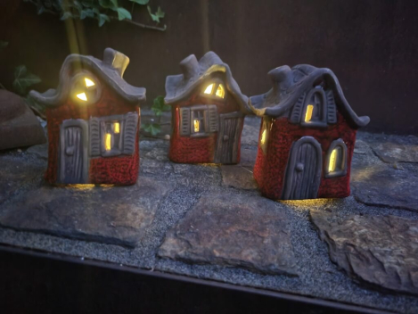 Keramik LED Häuser 3er-Set, rot